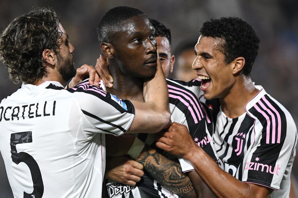 加比亚庆祝米兰团队胜利，呼吁继续前进